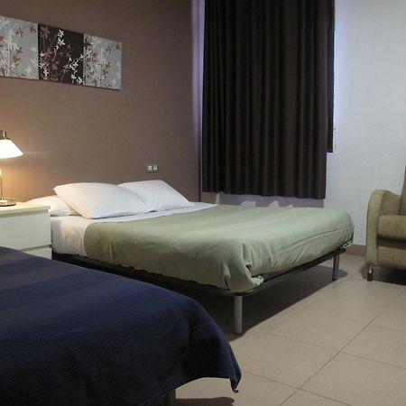 Hostal Lk Барселона Екстер'єр фото